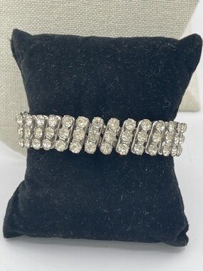 4.21.26-29 Vintage Accordion Silver Clear Rhinestones Bracelet